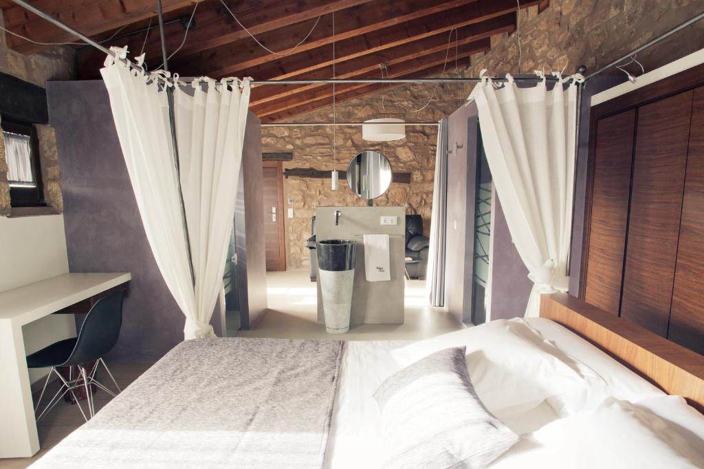 Hotel Restaurante Masia La Torre Mora de Rubielos Ruang foto